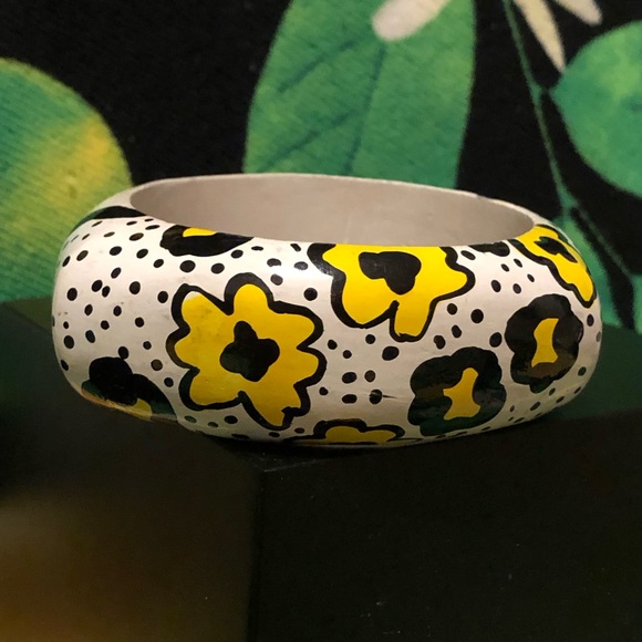 Vintage Jewelry - Vtg Chunky Wooden Hand-Painted Floral Bangle Bracelet